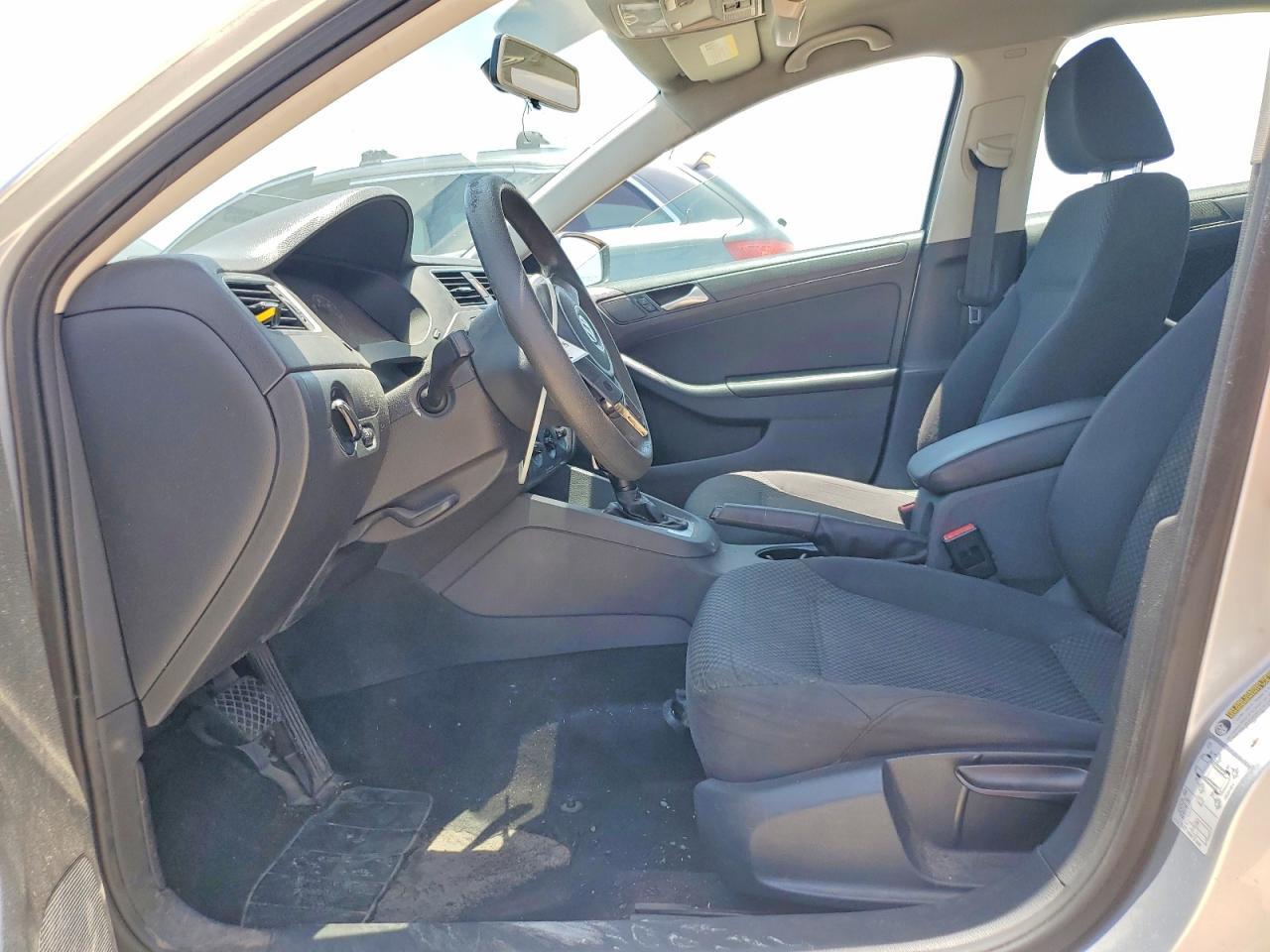 2014 Volkswagen Jetta - Image 7