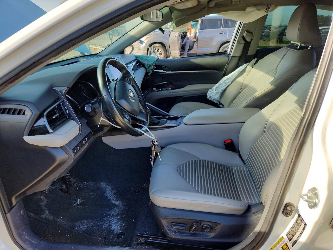 2022 Toyota Camry Se - Фото 7