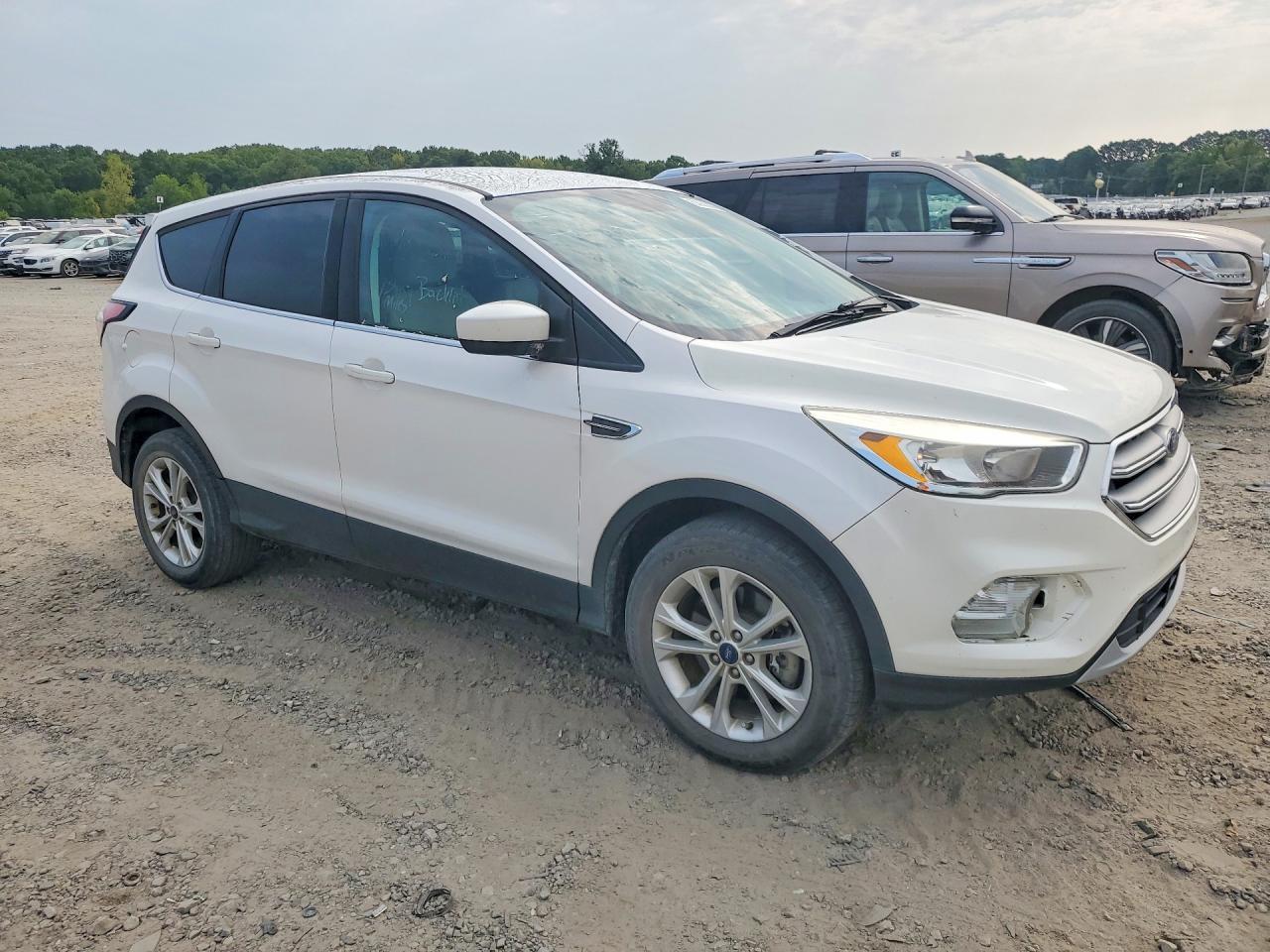 2017 Ford Escape Se - Фото 4