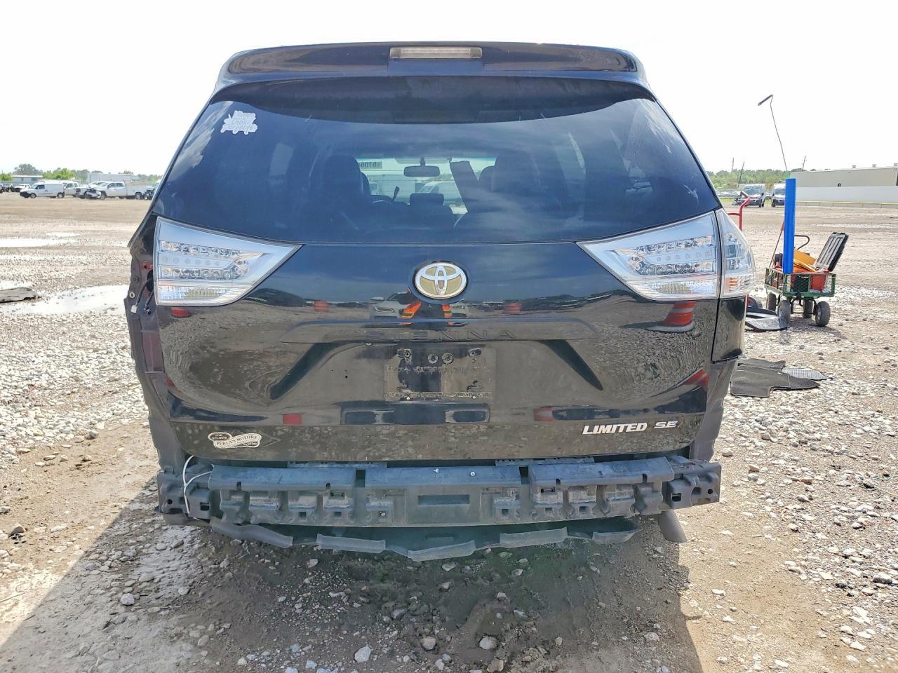 2012 Toyota Sienna Sport - Фото 6