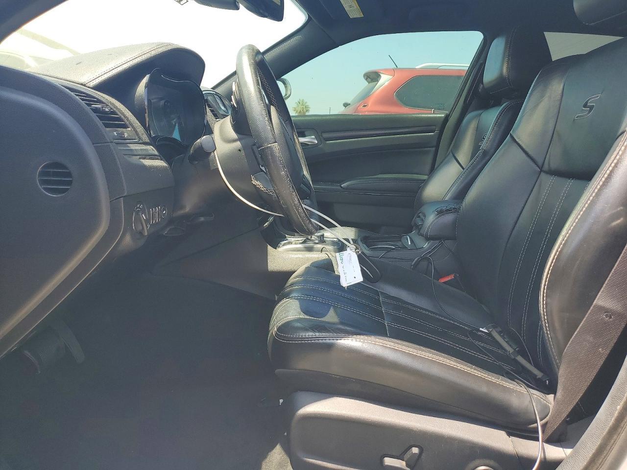 2016 Chrysler 300 S - Image 7