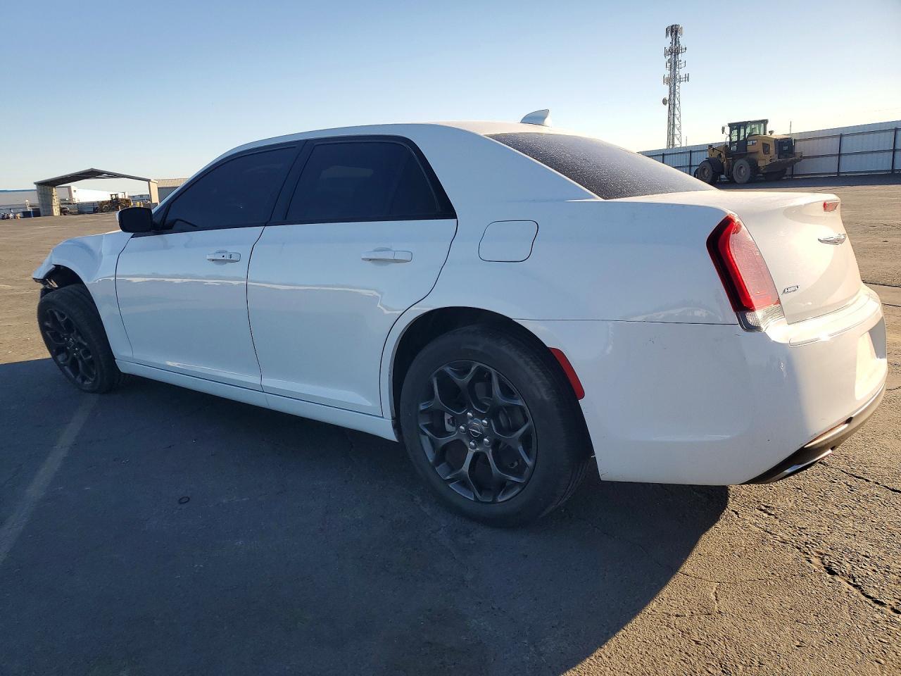 2019 Chrysler 300 S - Фото 2
