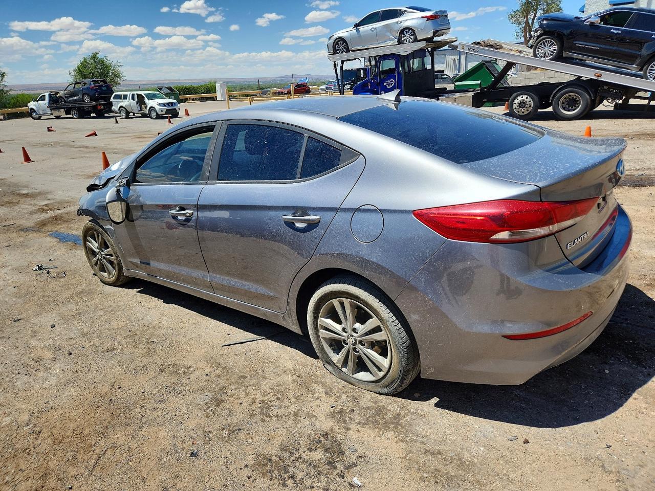 2018 Hyundai Elantra - Фото 2