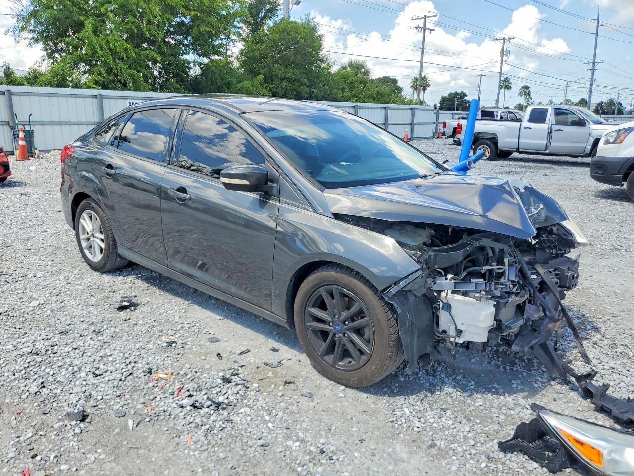 2017 Ford Focus - Фото 4