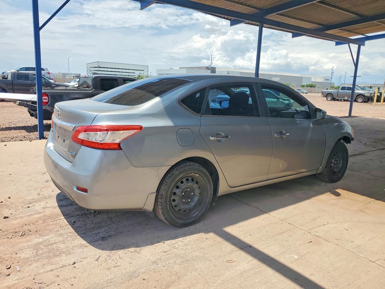 2014 Nissan Sentra S - Фото 3