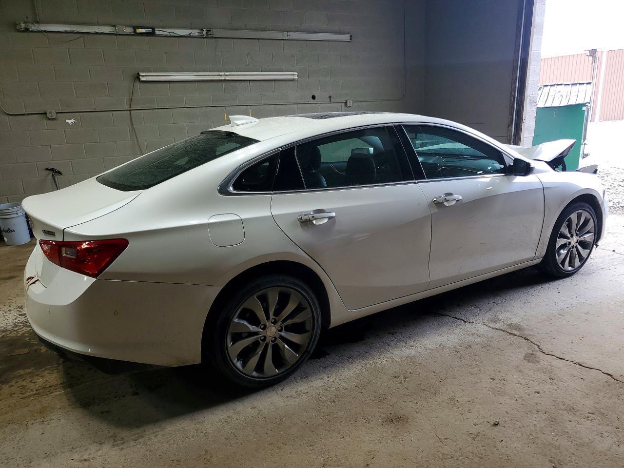 2016 Chevrolet Malibu Premier - Фото 3