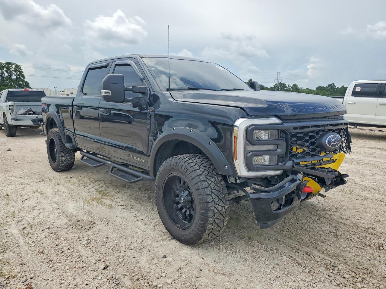 2025 Ford F250 Super Duty - Фото 4