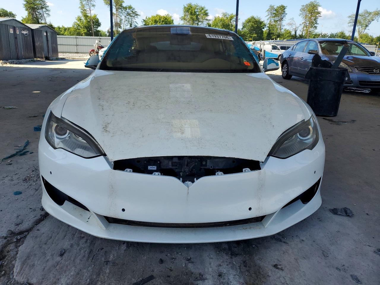 2014 Tesla Model S - Image 5