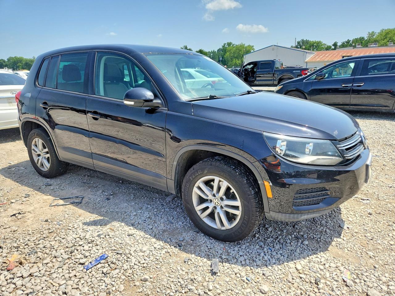2013 Volkswagen Tiguan S - Image 4