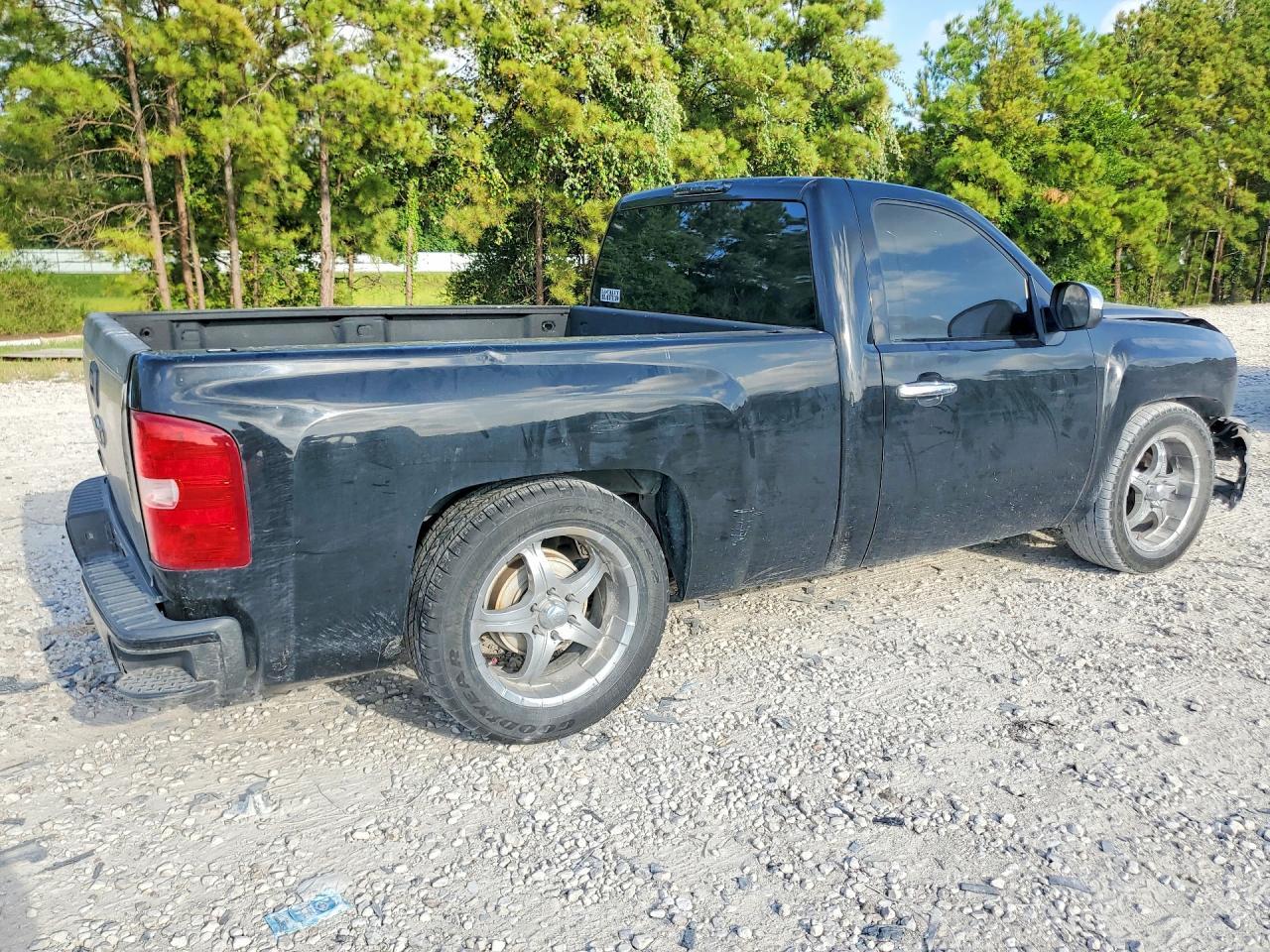 2008 Chevrolet Silverado C1500 - Image 3