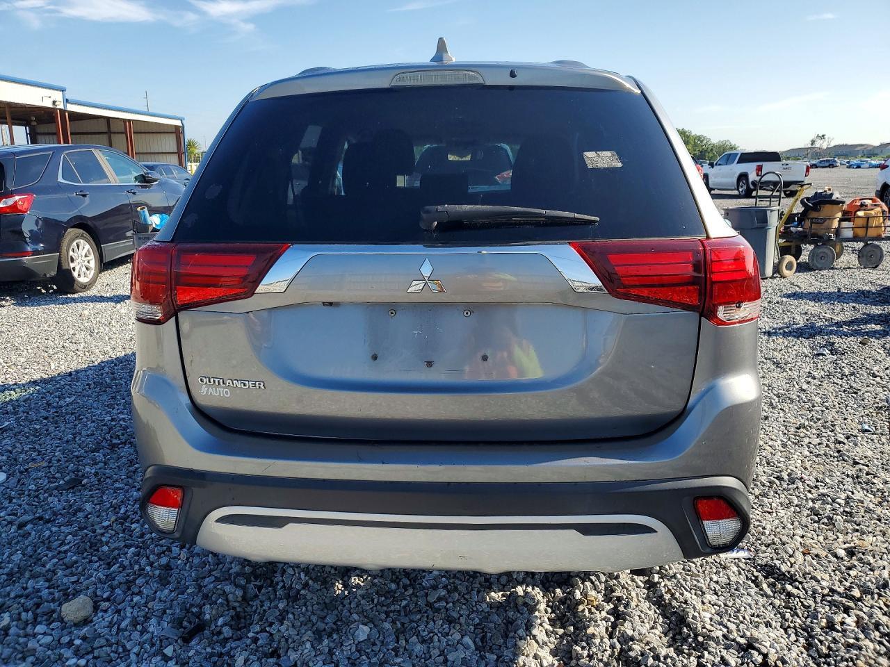 2020 Mitsubishi Outlander Se - Image 6