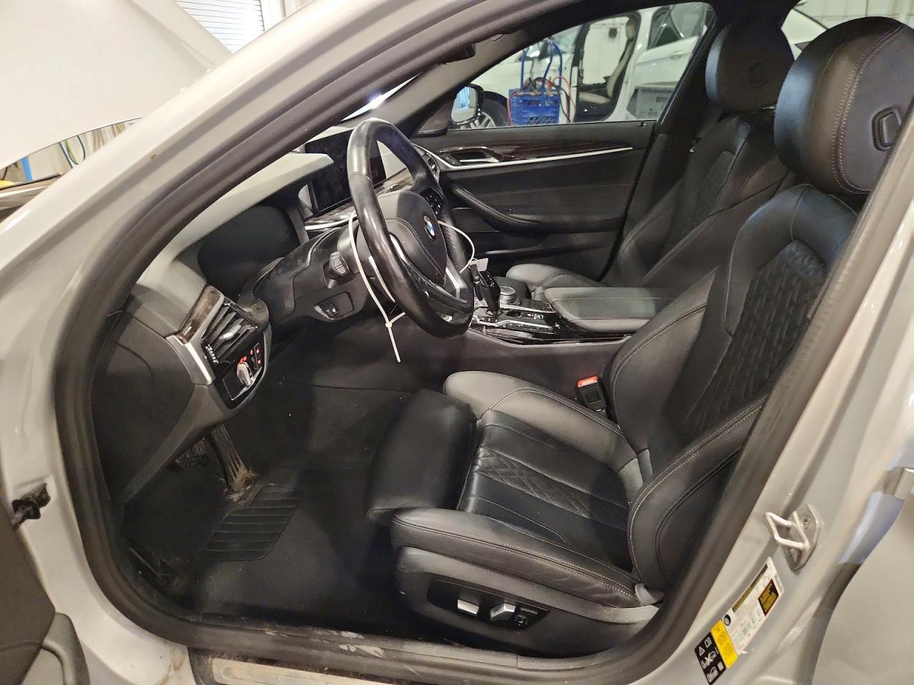 2021 BMW 530 Xi - Фото 7