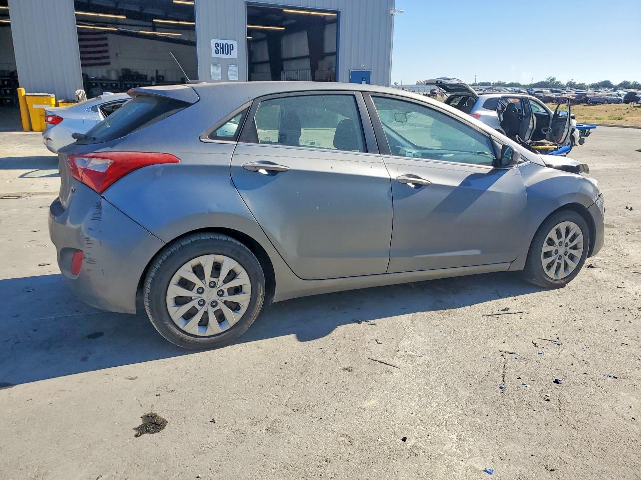 2017 Hyundai Elantra Gt Base - Фото 3