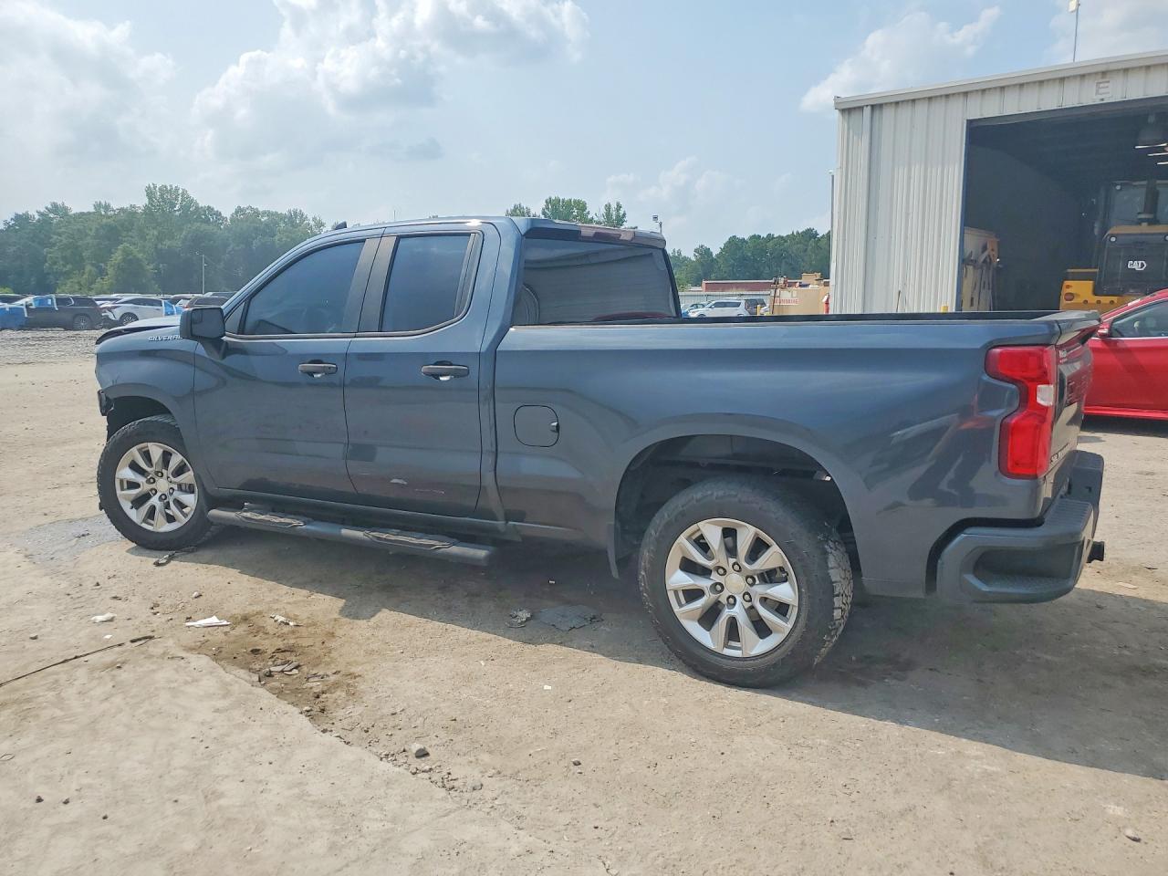 2020 Chevrolet Silverado C1500 Custom - Фото 2