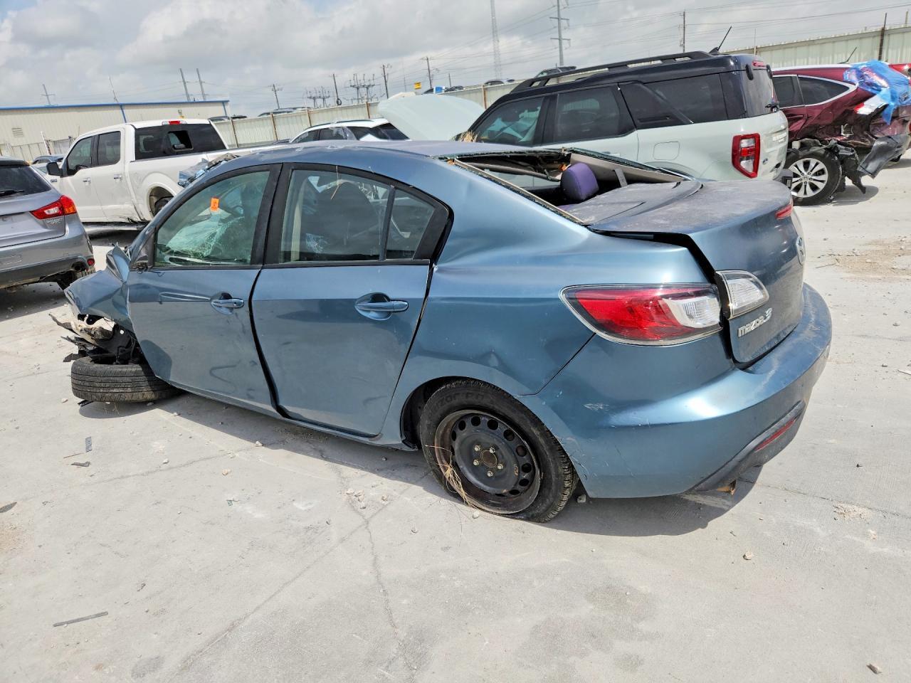 2011 Mazda 3 I - Фото 2