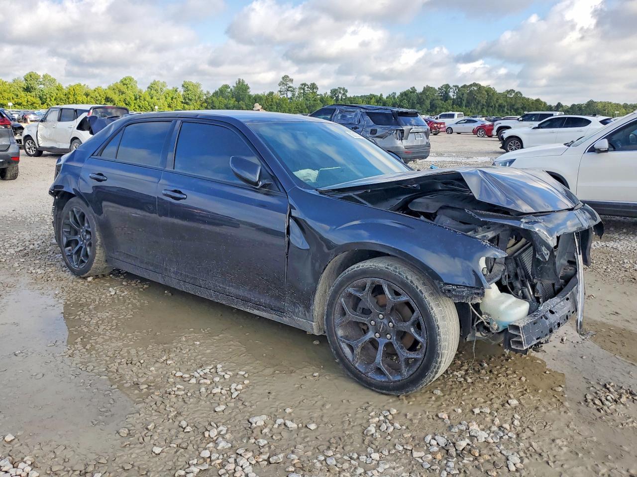 2019 Chrysler 300 S - Фото 4