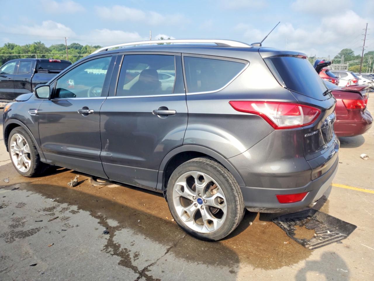 2015 Ford Escape Titanium - Фото 2