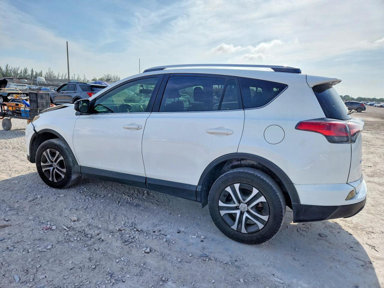 2016 Toyota Rav4 Le - Image 2