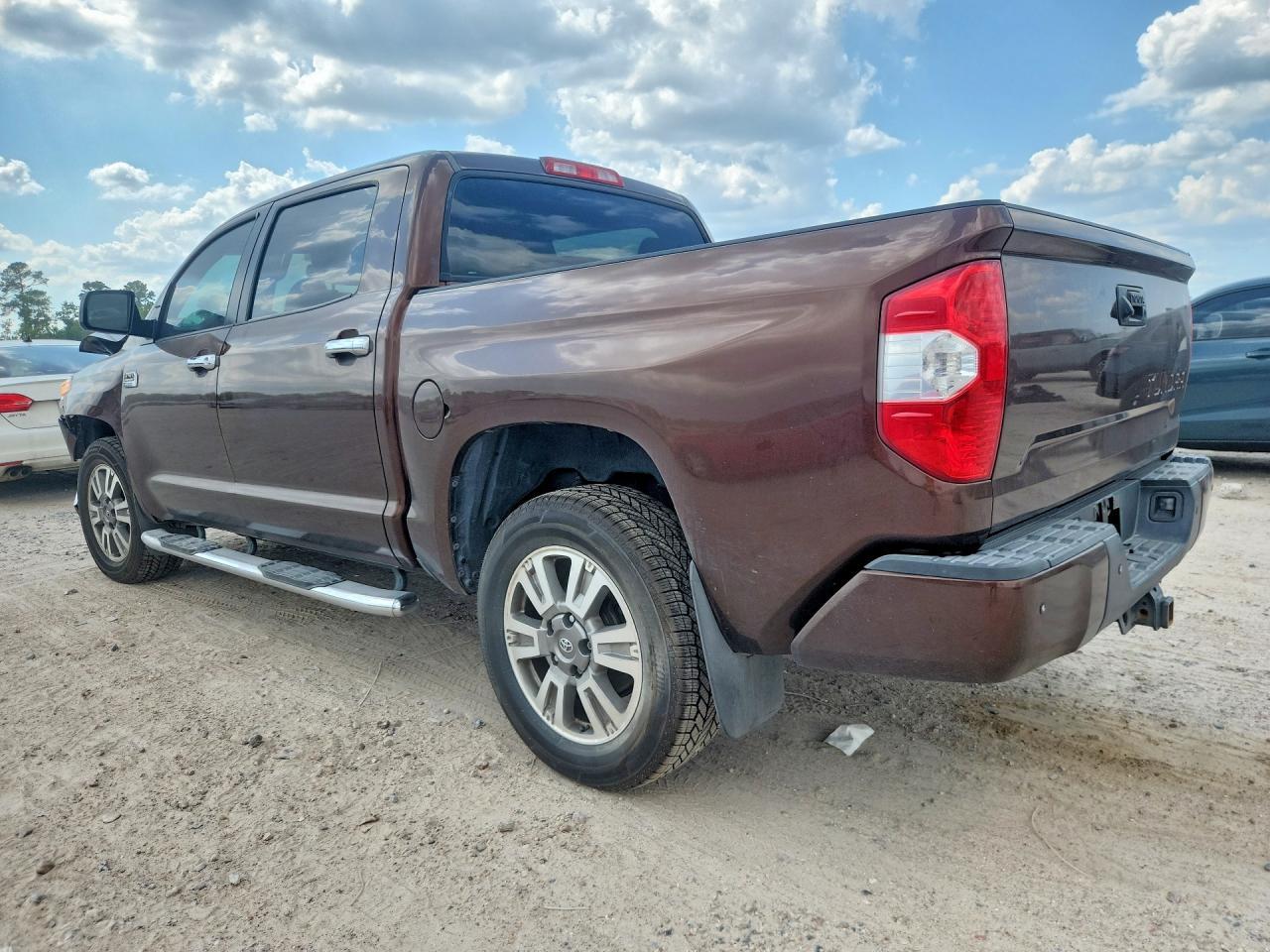 2016 Toyota Tundra 1794 Edition - Фото 2