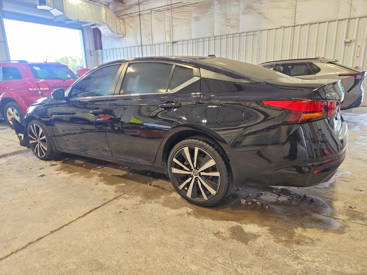 2020 Nissan Altima Sr - Image 2