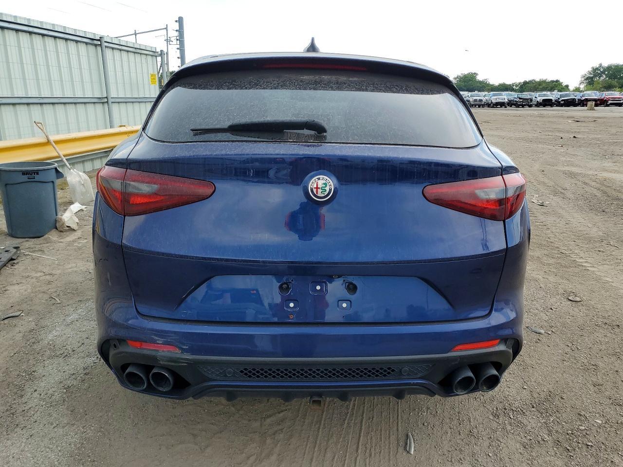 2018 Alfa Romeo Stelvio Quadrifoglio - Image 6