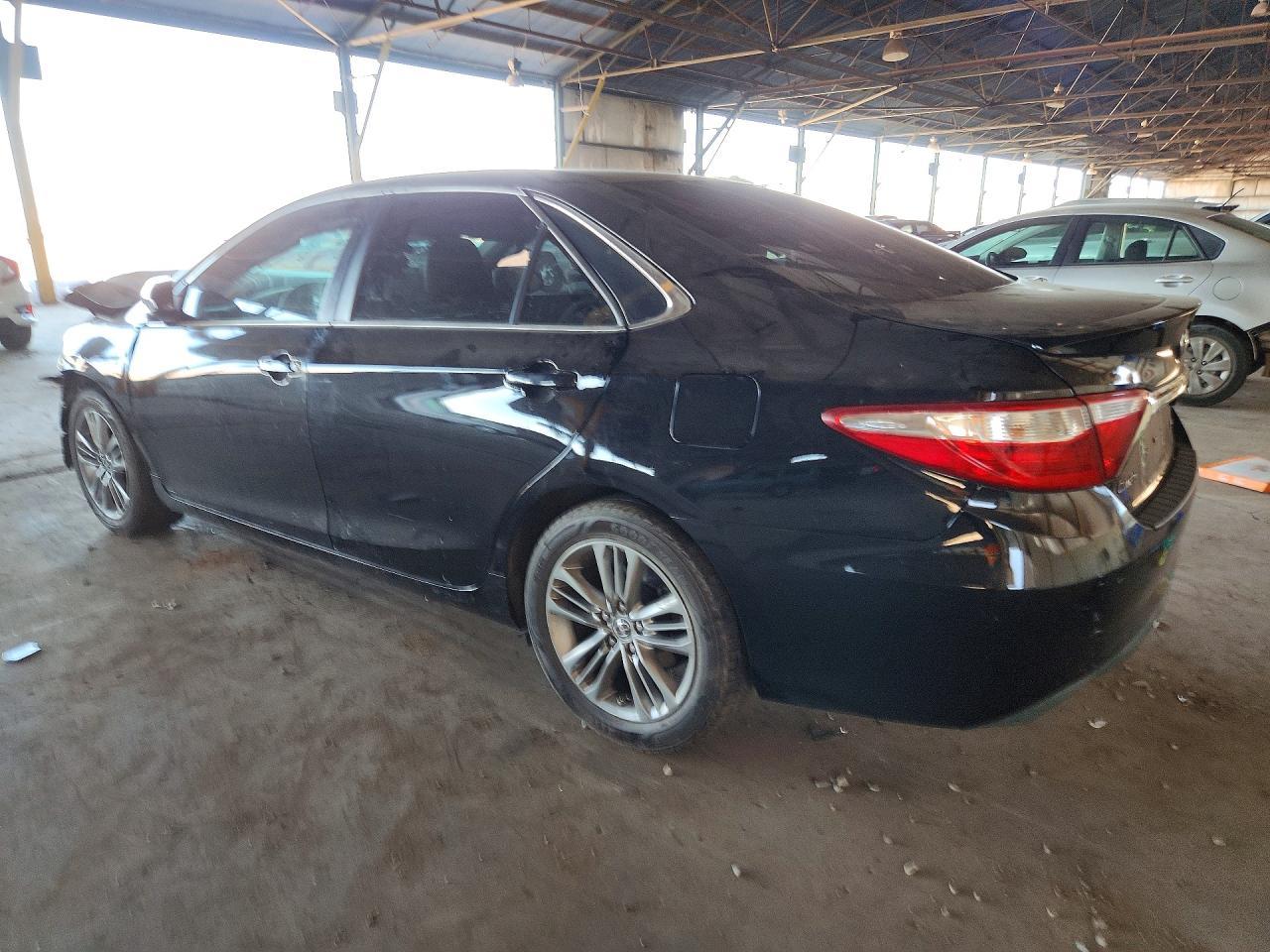 2016 Toyota Camry Se - Фото 2