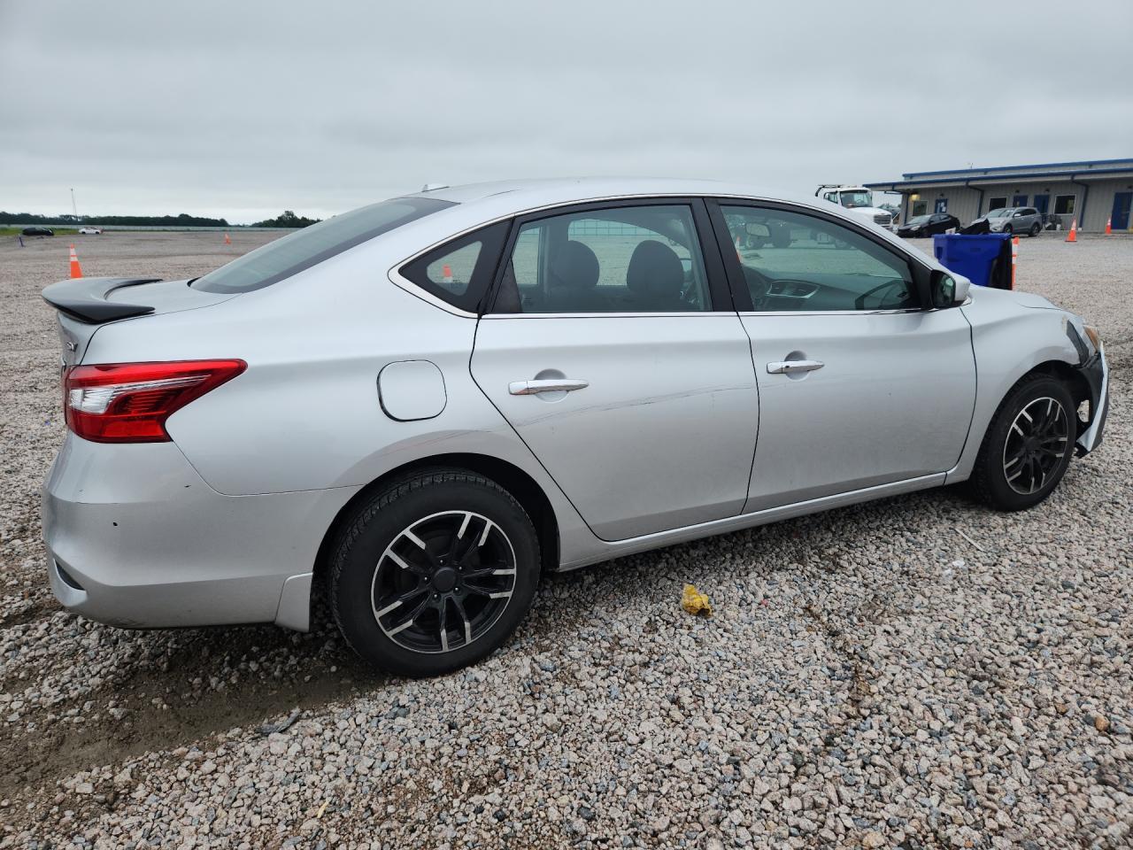 2019 Nissan Sentra Sv - Фото 3