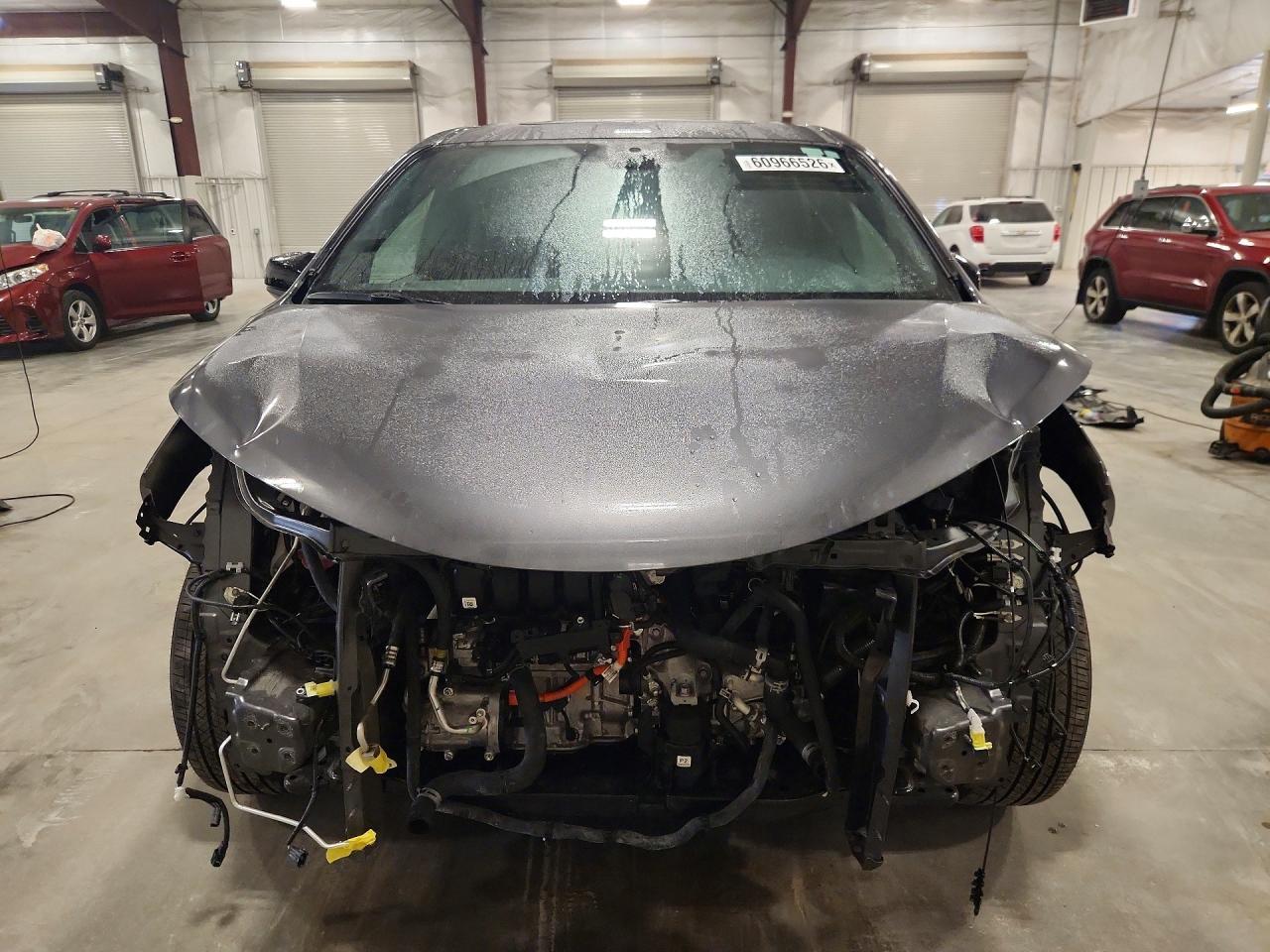 2025 Toyota Sienna Xse - Image 5