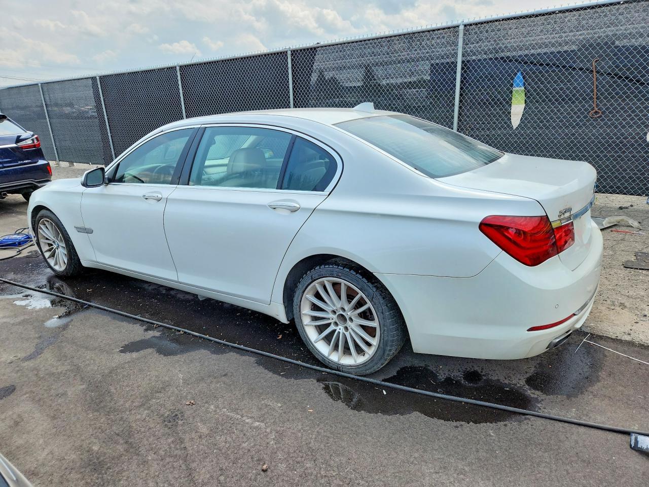 2013 BMW 750 Lxi - Фото 2
