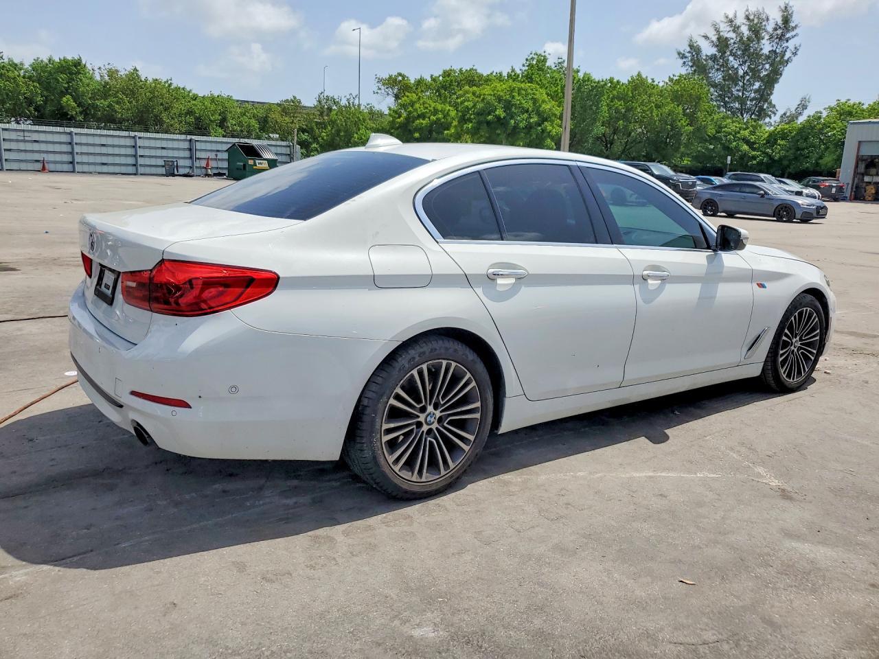 2017 BMW 530 I - Image 3