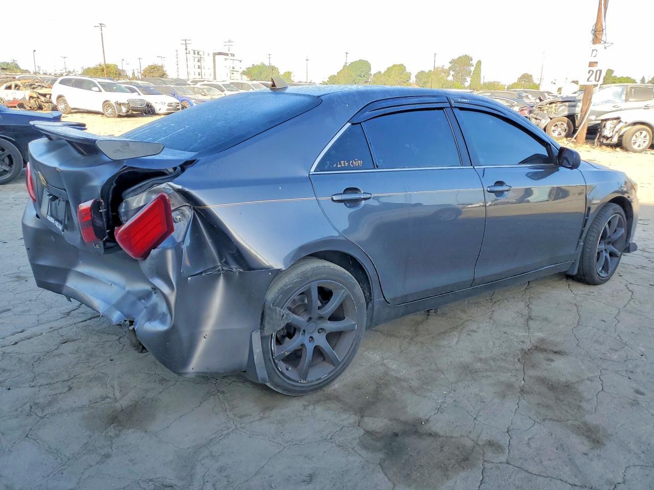 2011 Toyota Camry Le - Фото 3