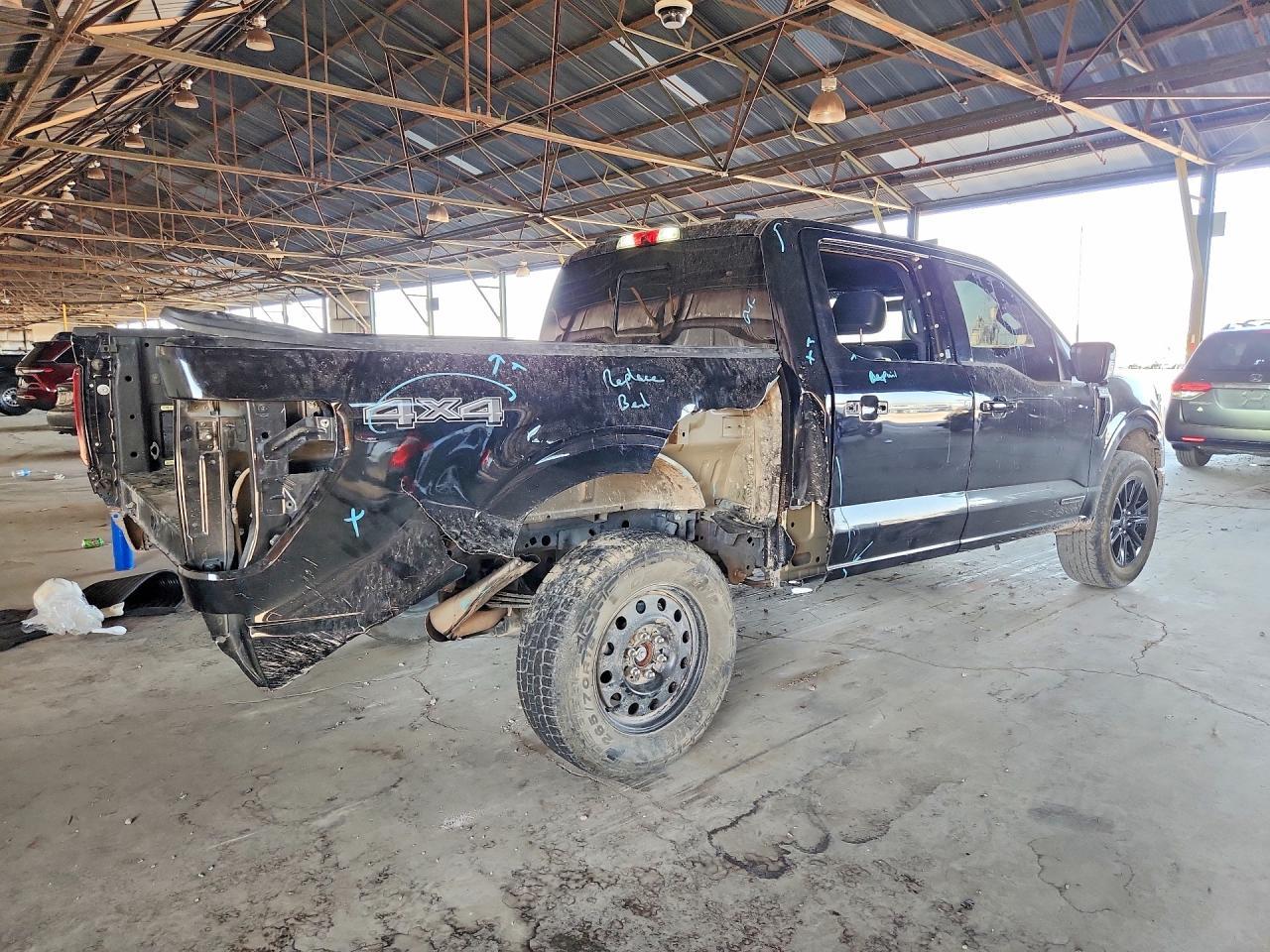 2025 Ford F150 Platinum - Image 3