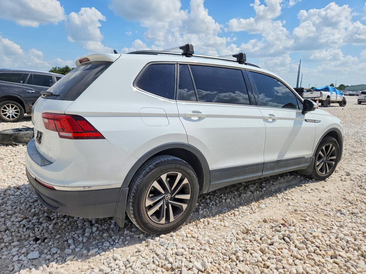 2023 Volkswagen Tiguan S - Фото 3