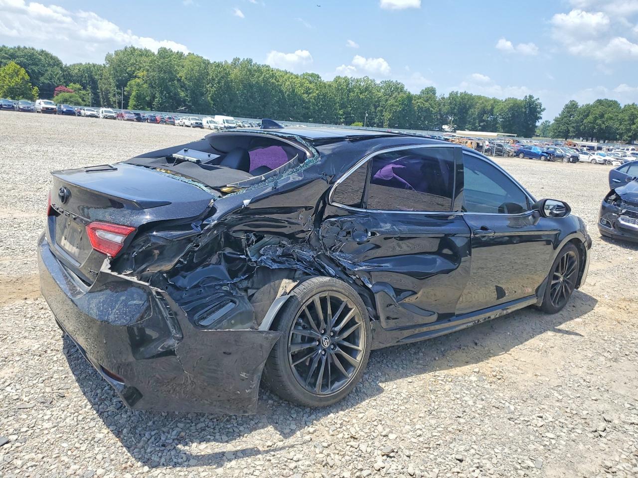 2021 Toyota Camry Xse - Фото 3