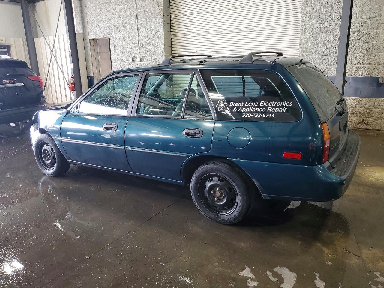 1998 Ford Escort Se - Фото 2