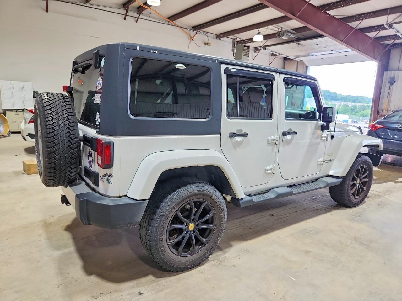 2013 Jeep Wrangler Unlimited Sahara - Image 3