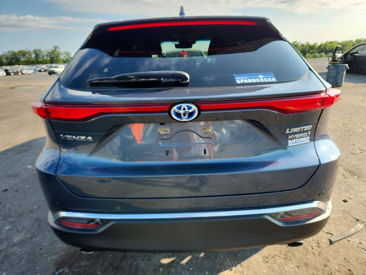2022 Toyota Venza Limited - Image 6