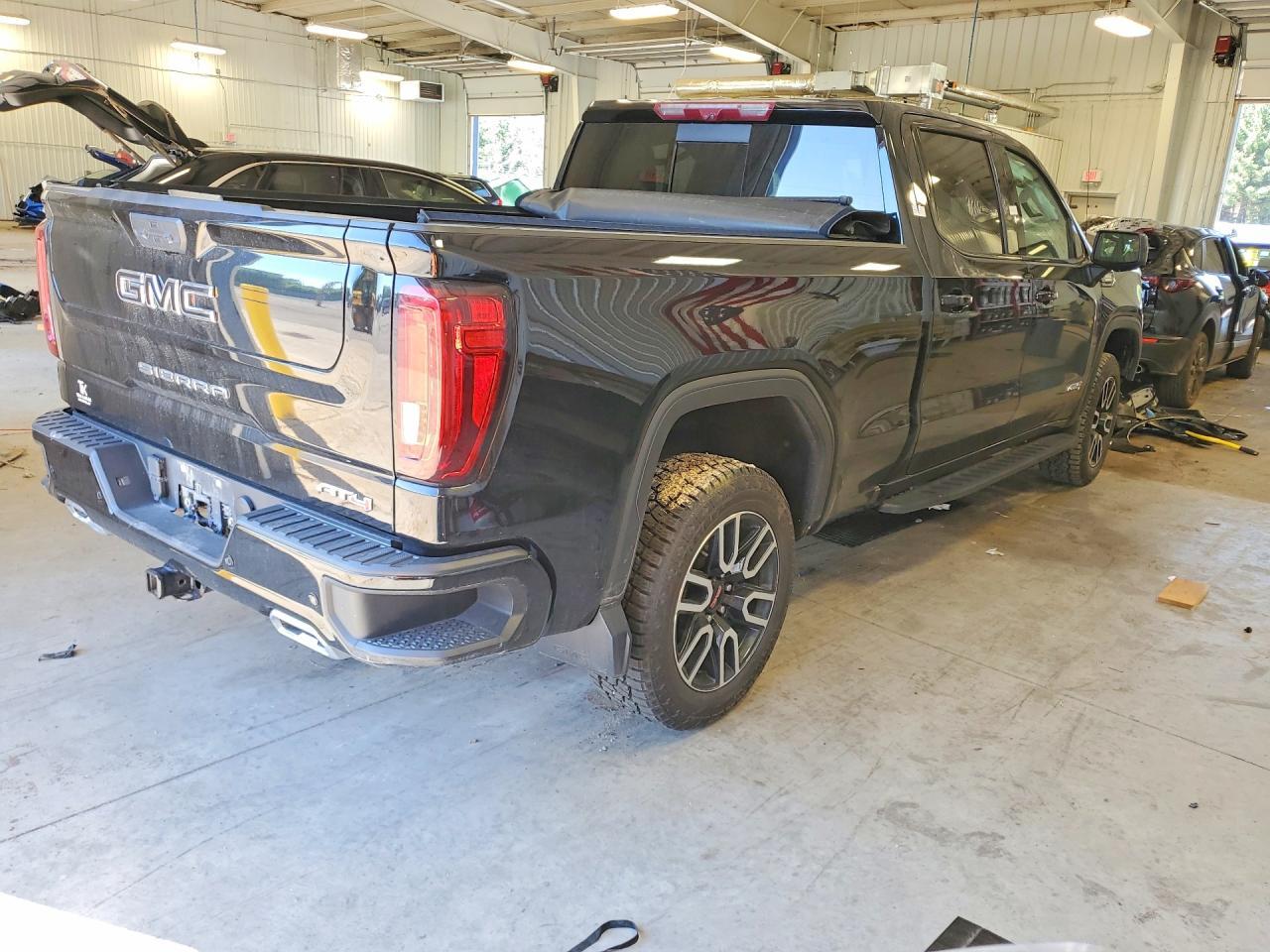 2023 GMC Sierra K1500 At4 - Image 3