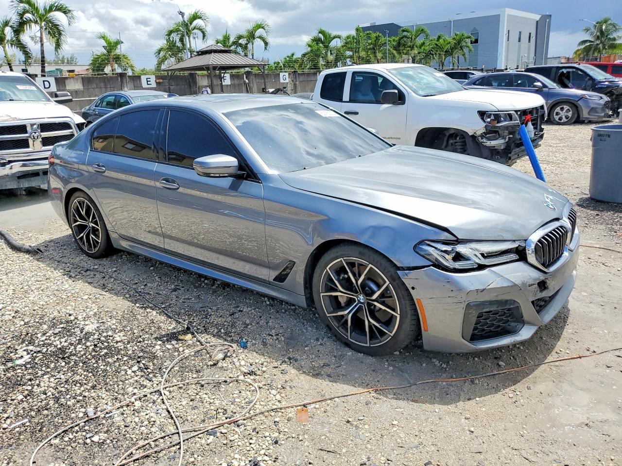 2023 BMW 530 I - Фото 4