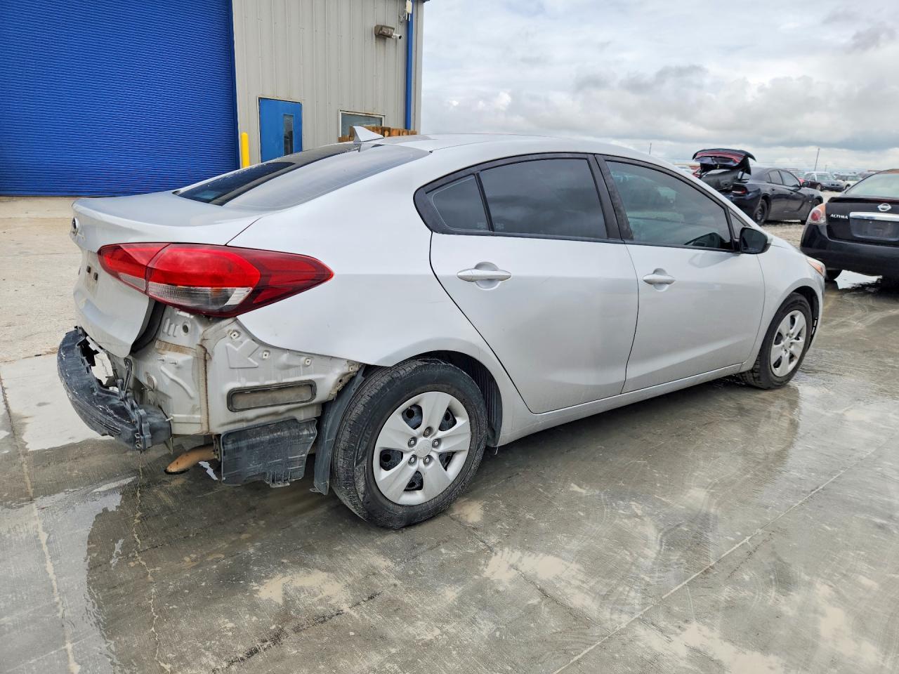 2017 Kia Forte Lx - Image 3