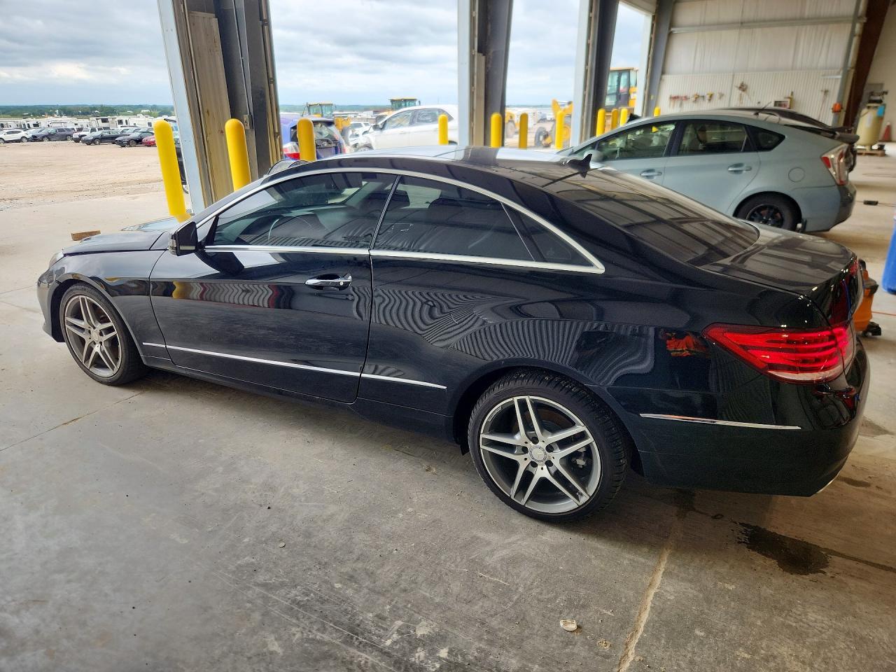 2014 Mercedes-Benz E 350 4Matic - Image 2
