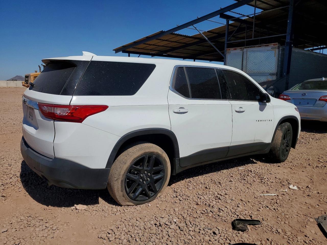 2020 Chevrolet Traverse Ls - Image 3