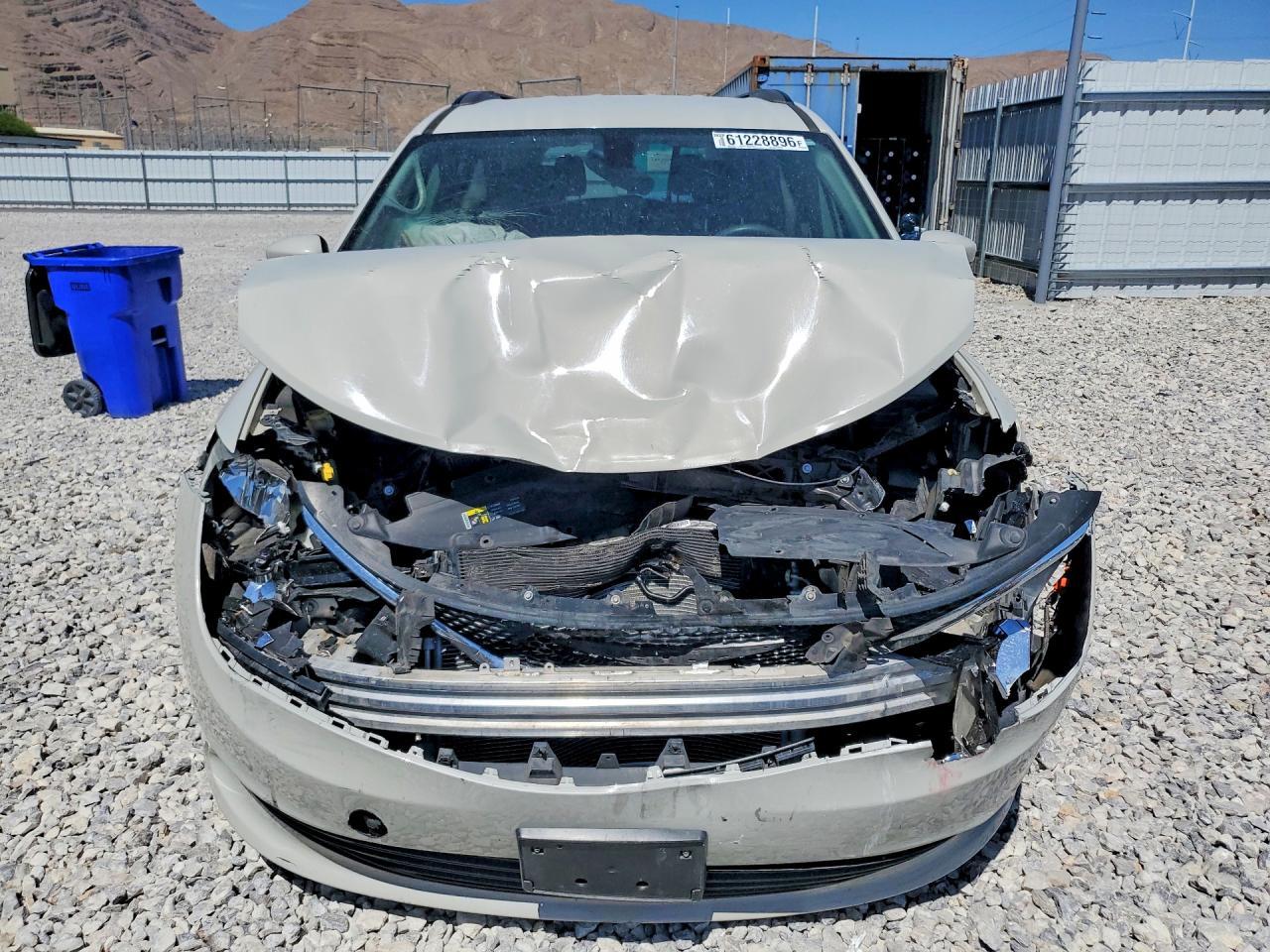 2017 Chrysler Pacifica Lx - Фото 5