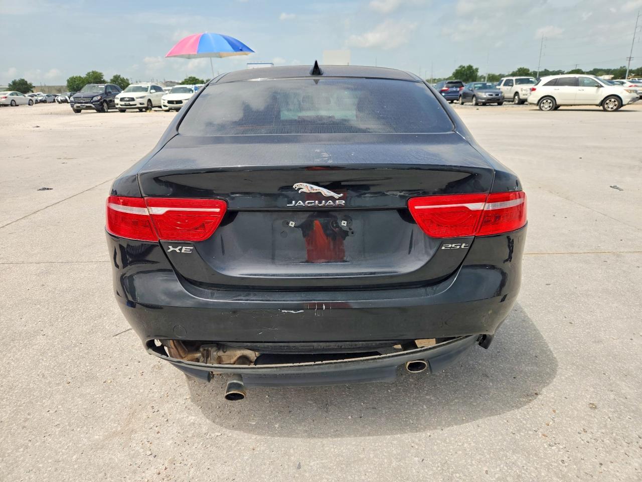 2018 Jaguar Xe - Image 6