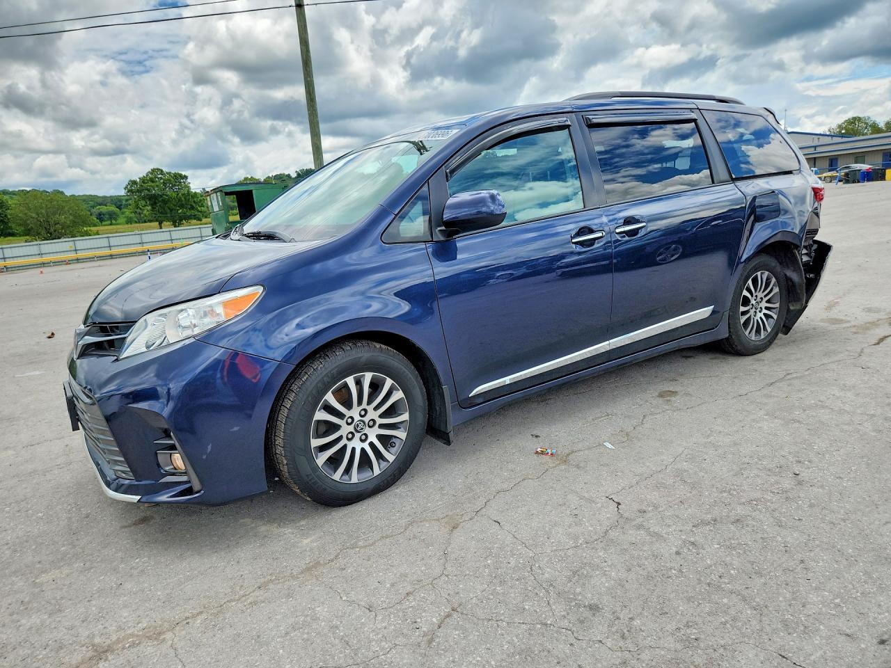 2018 Toyota Sienna Xle 8-Passenger