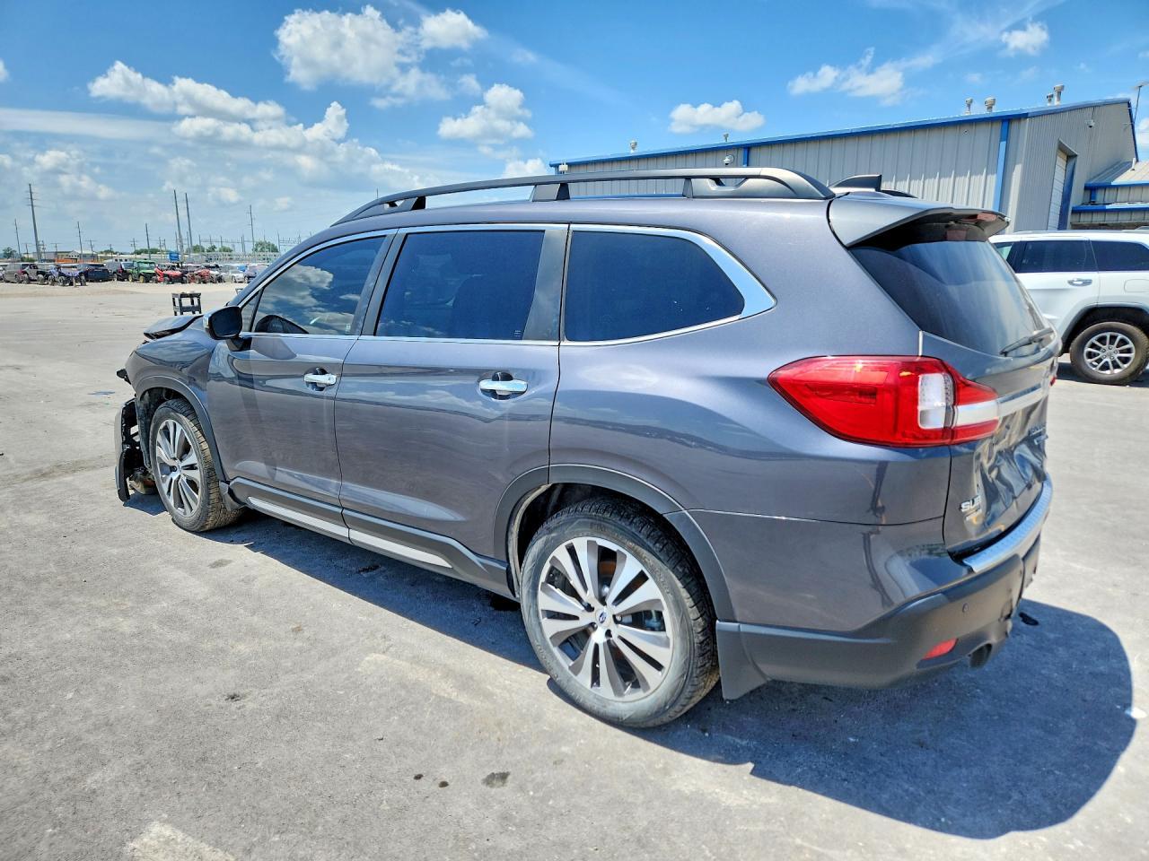 2019 Subaru Ascent Touring - Фото 2