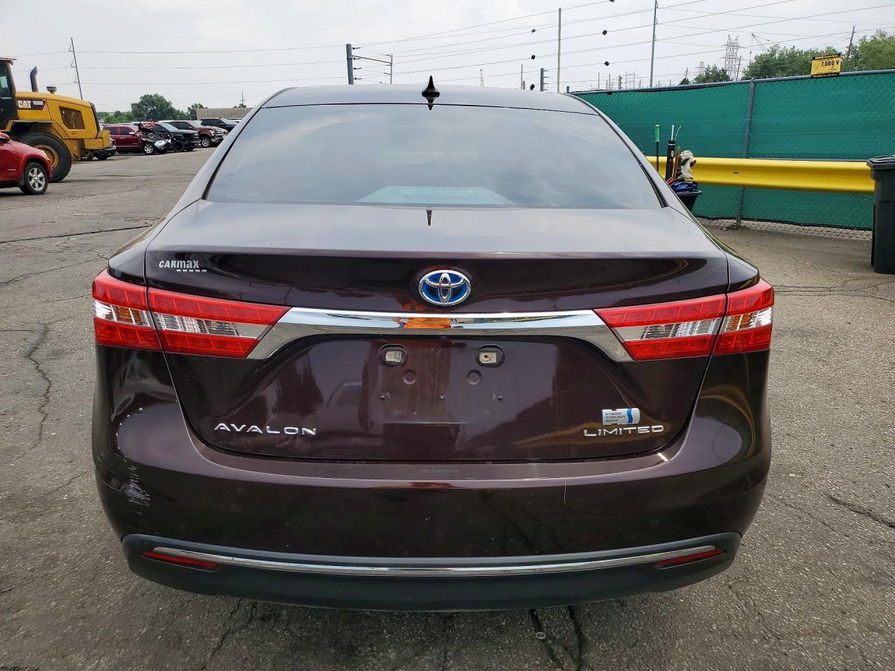 2013 Toyota Avalon Hybrid Limited - Image 6