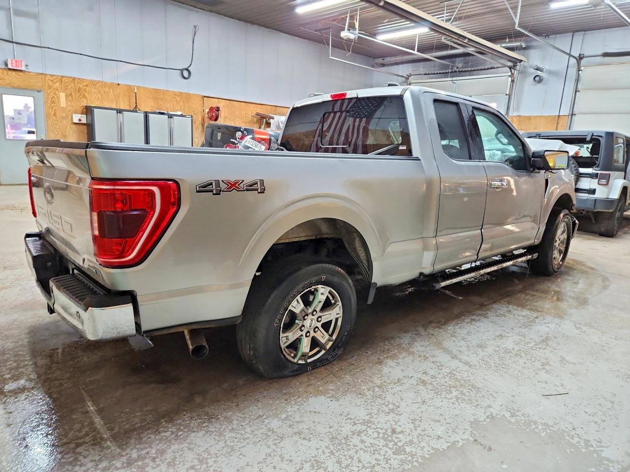 2021 Ford F150 Super Cab - Фото 3