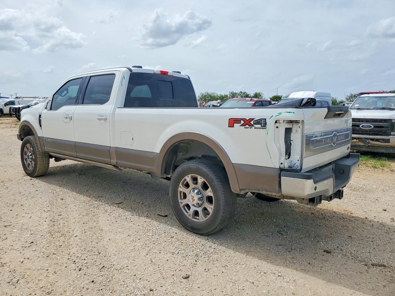 2020 Ford F350 Super Duty - Фото 2