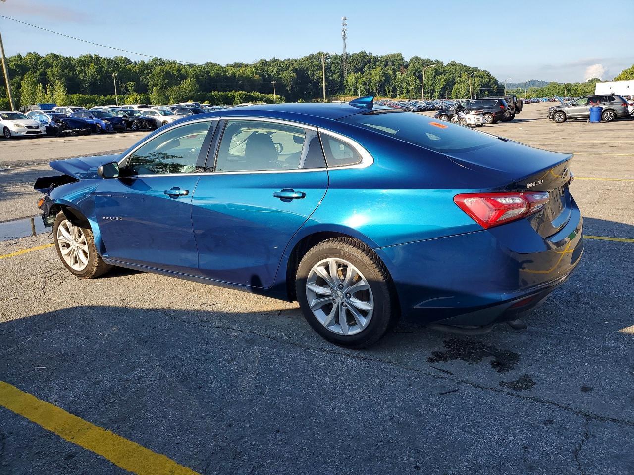 2019 Chevrolet Malibu Lt - Image 2